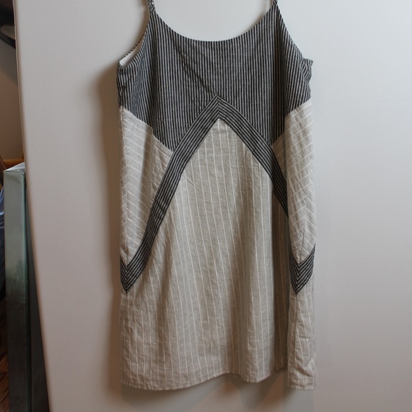Grey Patterned Slip - Picture 2 of 3